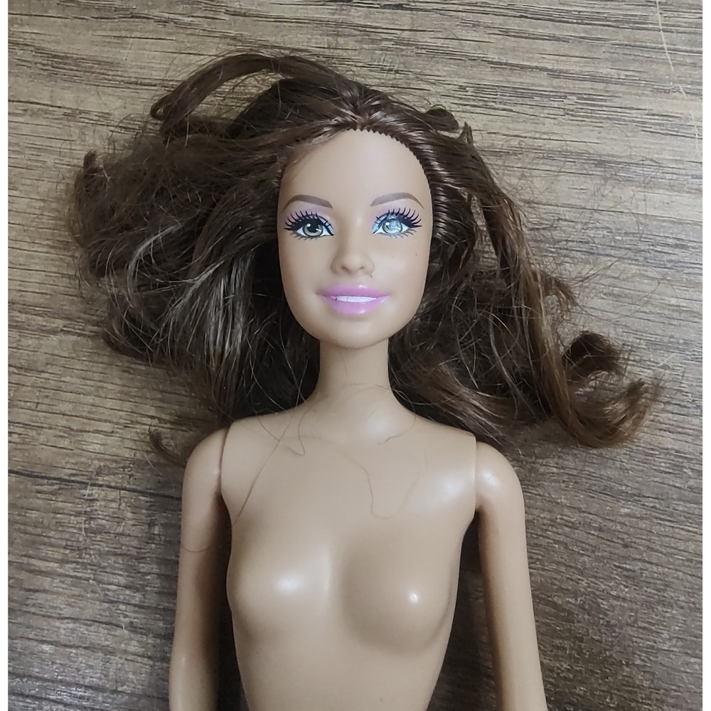 Mattel Barbie 2013 Body 2003 Head Brown Hair Green Eyes Tan Skin Nude D62